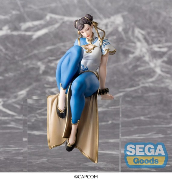 Street Fighter - Chun-Li Statue / 6 PM Perching: Sega